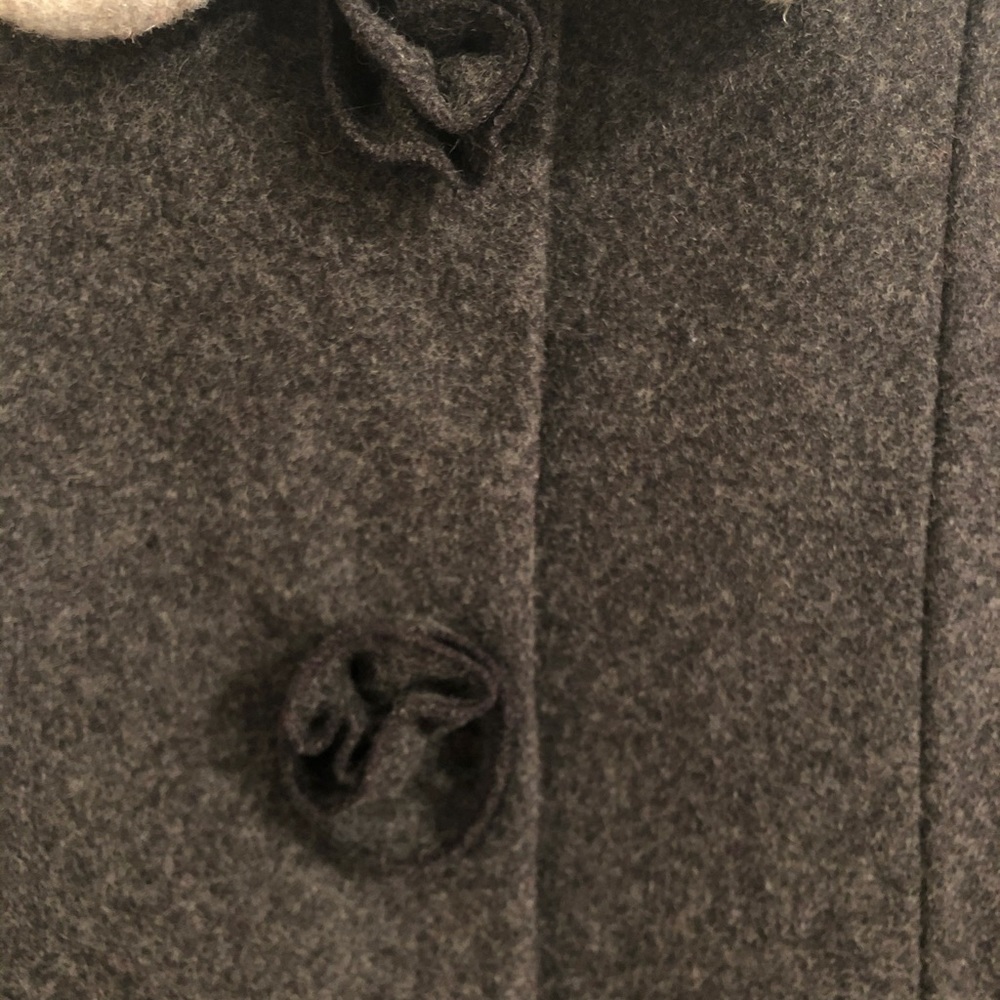 Gorgeous Wool Coat by Rothschild. - Picture 8 of 10
